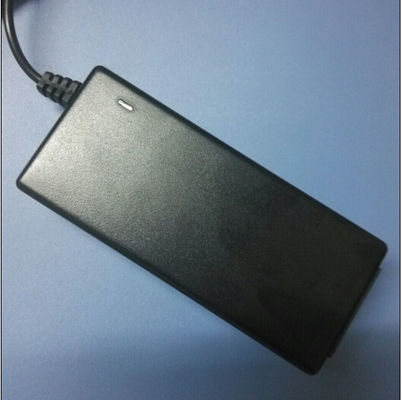 19V 3.4A PC 컴퓨터를 위한 탁상용 힘 접합기 IEC320/C14 휴대용 퍼스널 컴퓨터 접합기