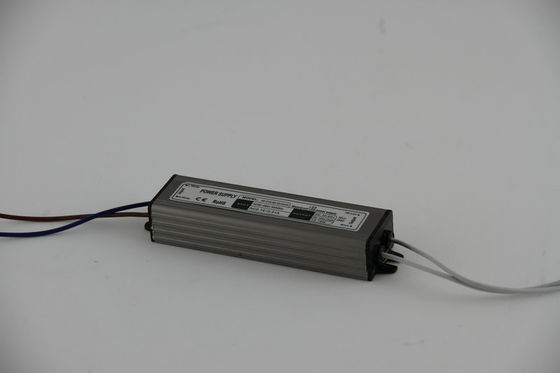 18W 300mA는 LCD 디스플레이를 위한 일정한 현재 LED 운전사 보편적인 AC를 방수 처리합니다