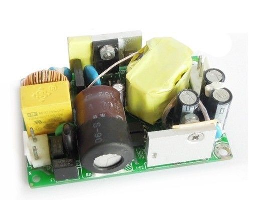 EN61000-3-2 표준 의학 힘 Suppies 50W는 15V/2.67A MD50-220S15를 출력했습니다