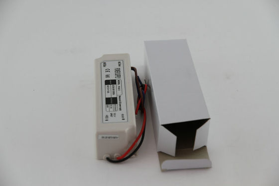 방수 IP67 60W 일정한 전압 LED 운전사 120V AC, 고립된 플라스틱 상자