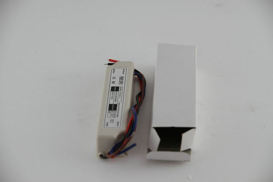 보편적인 AC에 방수 높은 광도 12V 20W 일정한 전압 LED 운전사