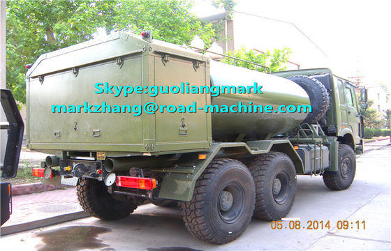 SINOTRUK HOWO 유럽 기준 LHD 또는 RHD를 가진 녹색 군 6*4 물 유조 트럭 25000L