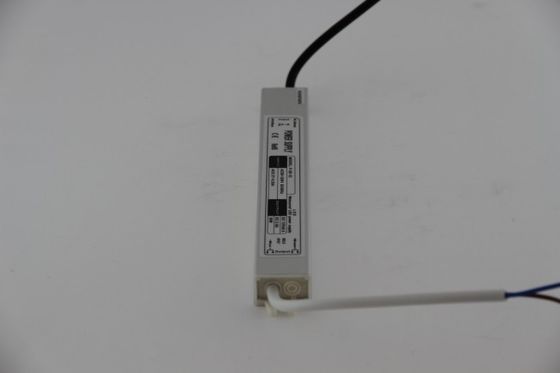 2500mA 12 V DC 30W는 LED 운전사/IP68 LED 전력 공급 EPA8270C를 방수 처리합니다